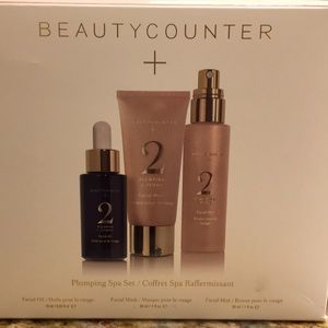 Beautycounter plumping spa set